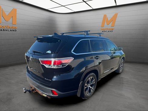 Used 2016 Toyota Highlander XLE AWD/4WD image 5