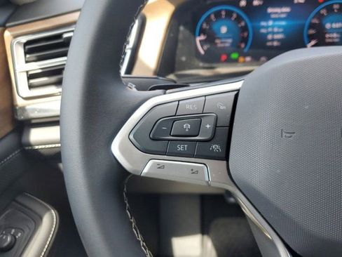 Certified 2025 Volkswagen Atlas SE FWD image 26