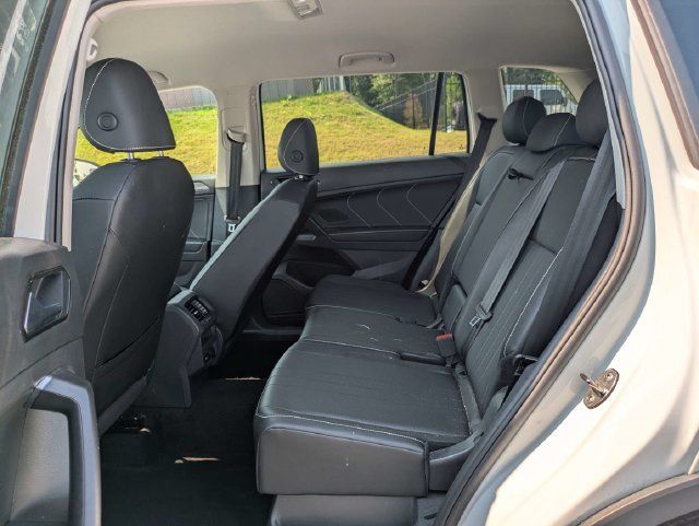 Used 2023 Volkswagen Tiguan SE AWD/4WD image 15