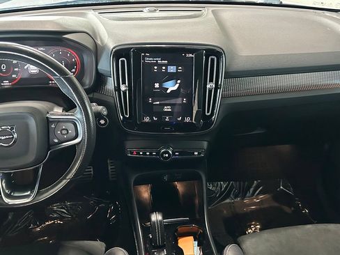 Used 2021 Volvo XC40 T5 R-Design w/ Advanced Package AWD/4WD image 10