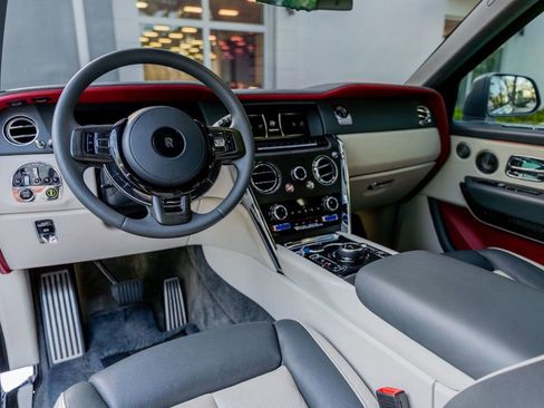 Used 2021 Rolls-Royce Cullinan AWD/4WD image 60