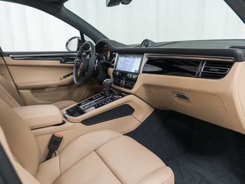 Used 2026 Porsche Macan Turbo image 25