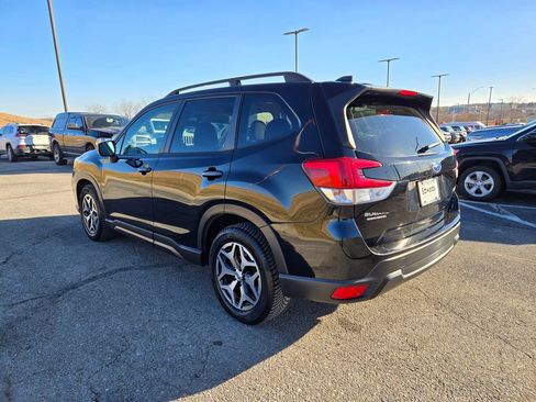Used 2020 Subaru Forester Premium image 6