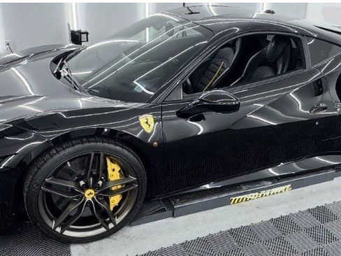 Used 2017 Ferrari 488 GTB image 1