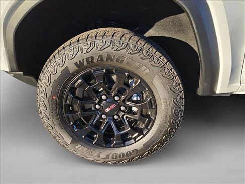 New 2026 GMC Canyon Elevation w/ Technology Package image 10