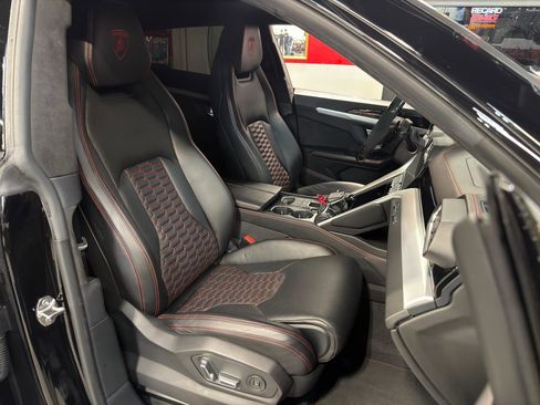 Used 2019 Lamborghini Urus image 20