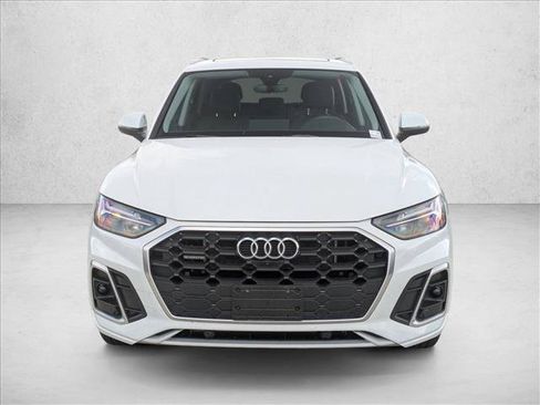 Used 2025 Audi Q5 e Premium Plus AWD/4WD image 2