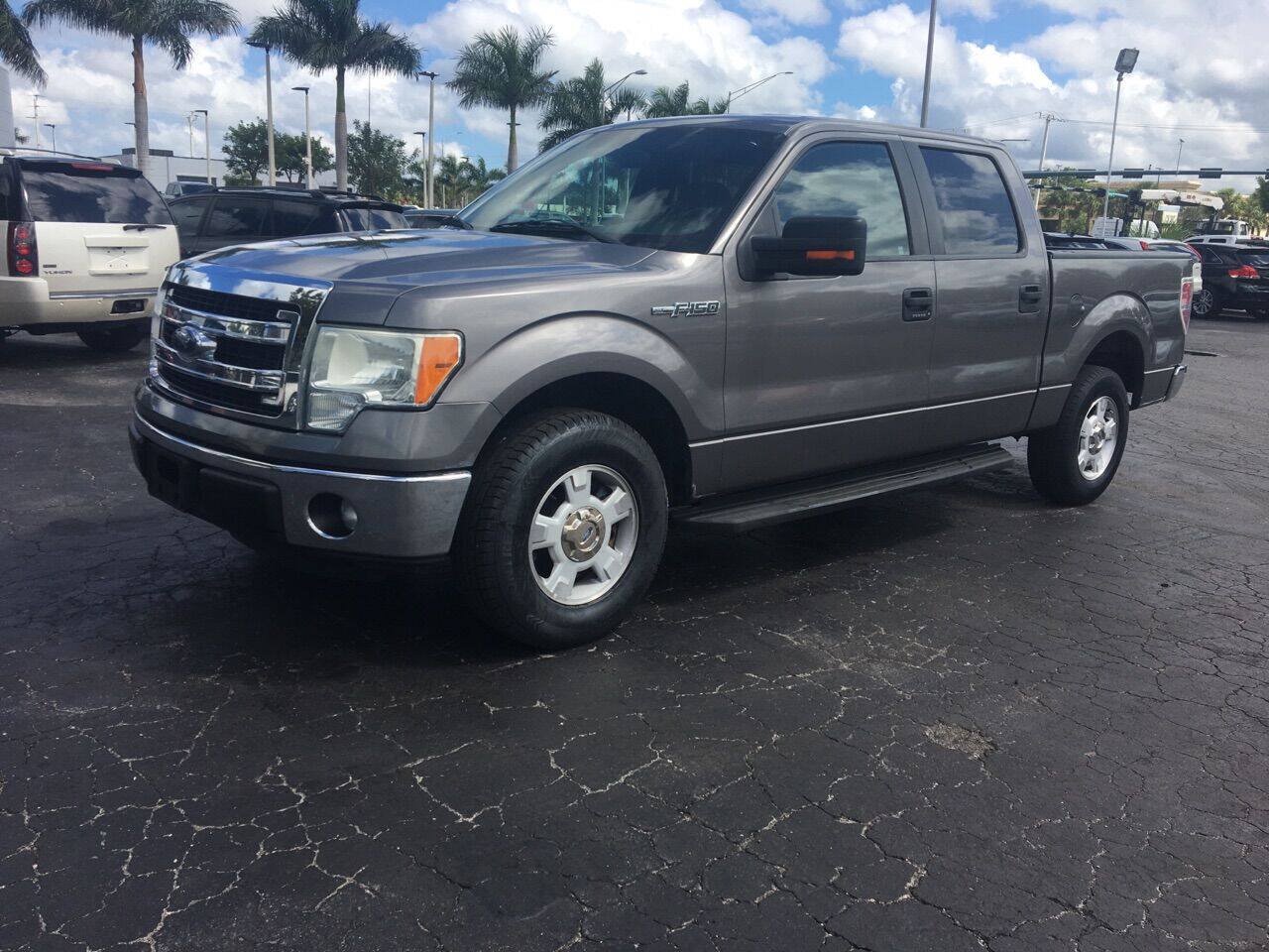 Used 2014 Ford F150 XLT w/ XLT Convenience Package RWD image 3