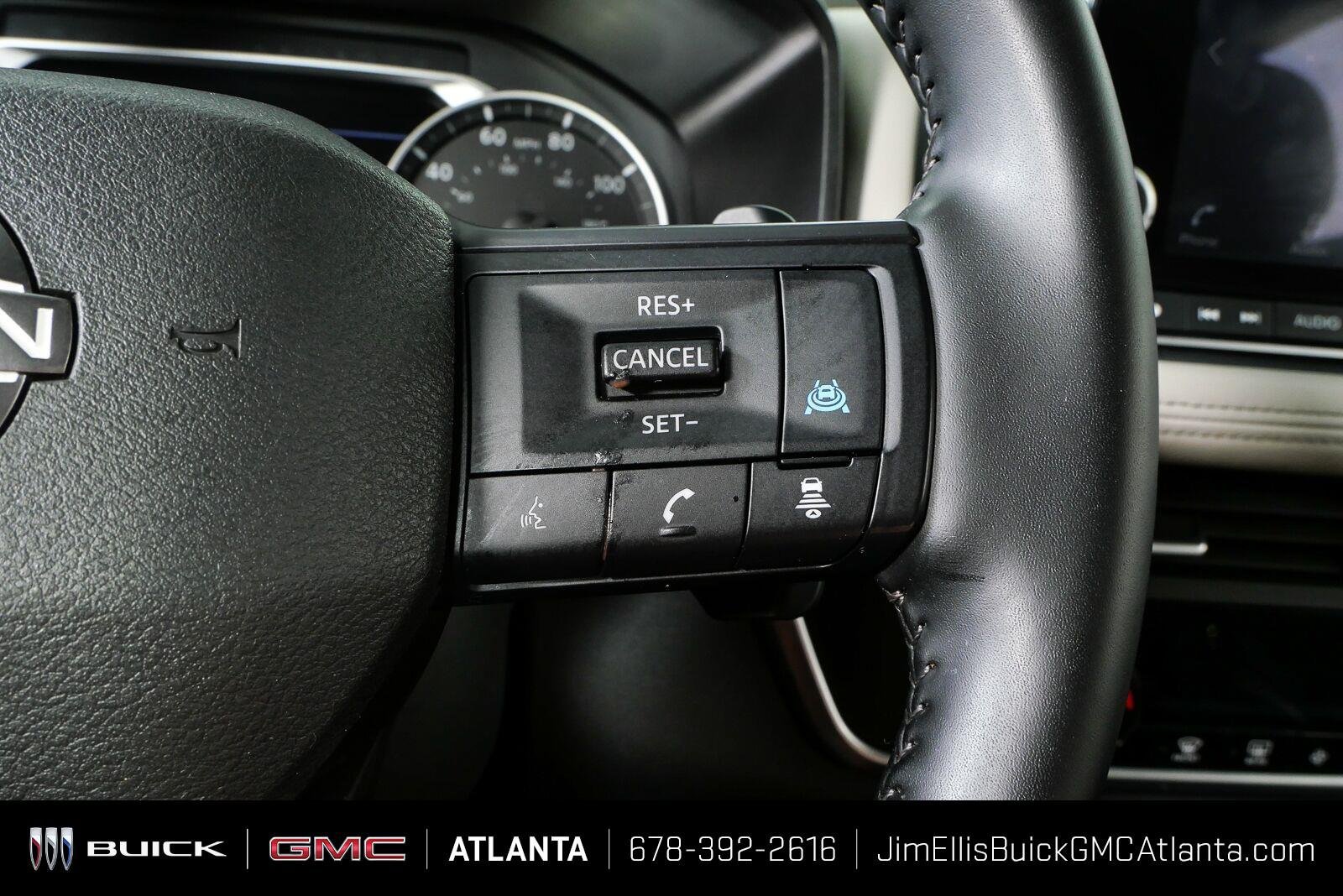 Used 2025 Nissan Rogue SV AWD/4WD image 12