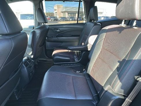 Used 2022 Honda Pilot Black Edition image 14