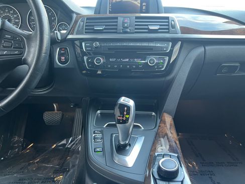 Used 2016 BMW 320i xDrive Sedan image 11