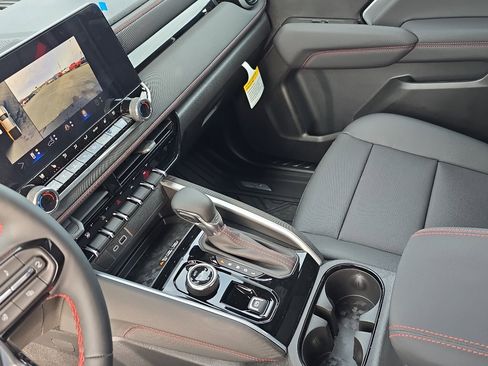 New 2026 Chevrolet Colorado Z71 w/ Technology Package image 18