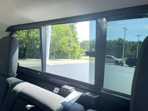 Used 2023 Nissan Titan SV AWD/4WD image 18