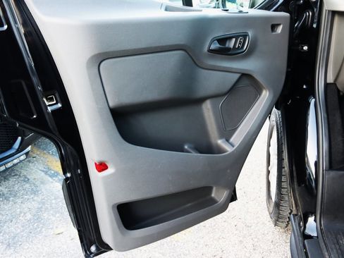 Used 2024 Ford Transit 350 XLT image 27