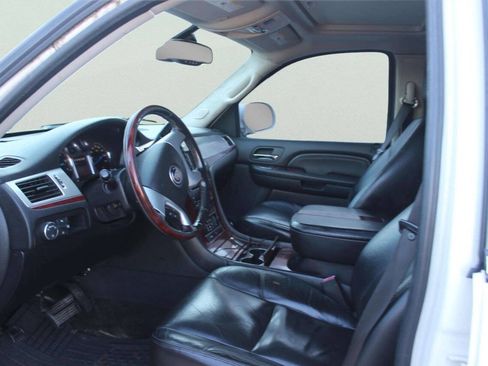 Used 2008 Cadillac Escalade EXT AWD/4WD image 7