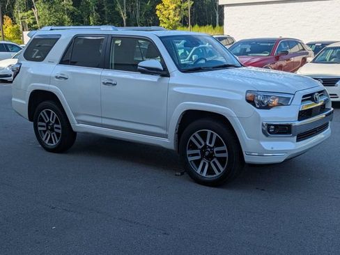 Used 2023 Toyota 4Runner Limited AWD/4WD image 2