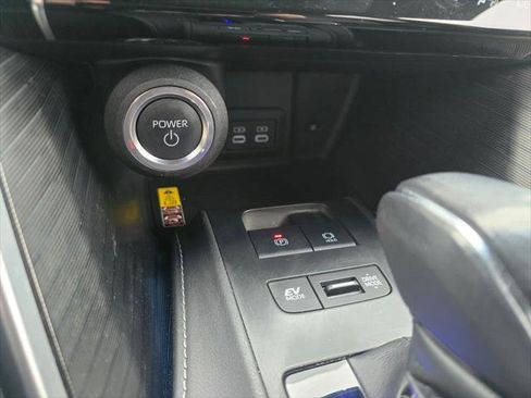 Certified 2023 Toyota Venza XLE image 24