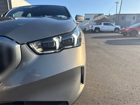 Used 2025 BMW 530i xDrive w/ Premium Package image 15