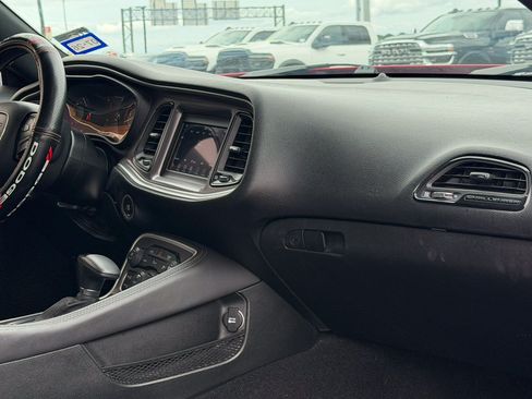 Used 2019 Dodge Challenger SXT w/ Driver Convenience Group RWD image 16