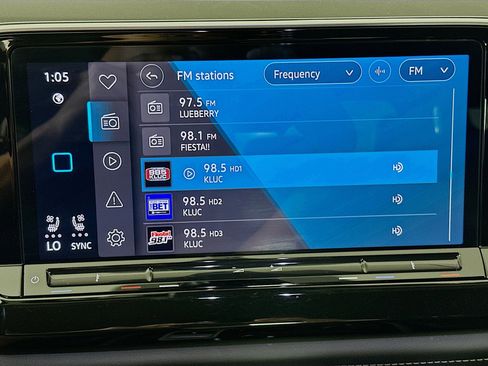 Used 2025 Volkswagen Atlas SE FWD image 21