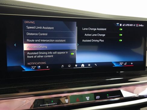 Used 2026 BMW 750e xDrive w/ Luxury Rear Seating Package AWD/4WD image 23