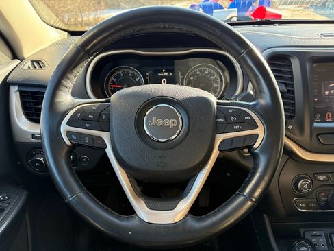 Used 2015 Jeep Cherokee Latitude w/ Comfort/Convenience Group image 22