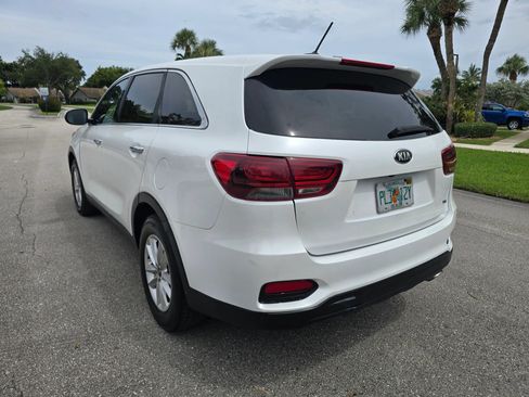 Used 2019 Kia Sorento FWD V6 image 7