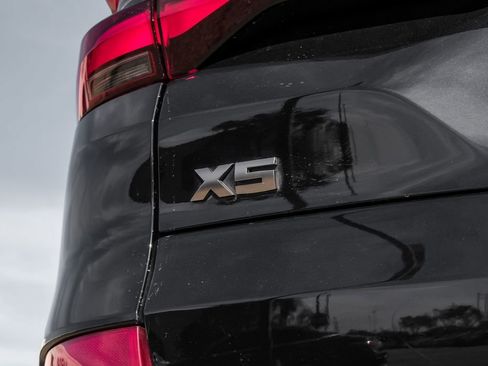 Used 2022 BMW X5 M50i w/ Executive Package image 57