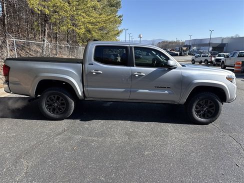 Used 2021 Toyota Tacoma SR5 image 8