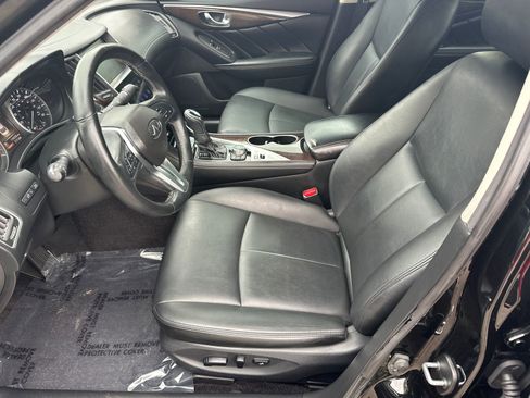 Used 2019 INFINITI Q50 Luxe w/ Essential Package (3.0T Luxe) RWD image 7