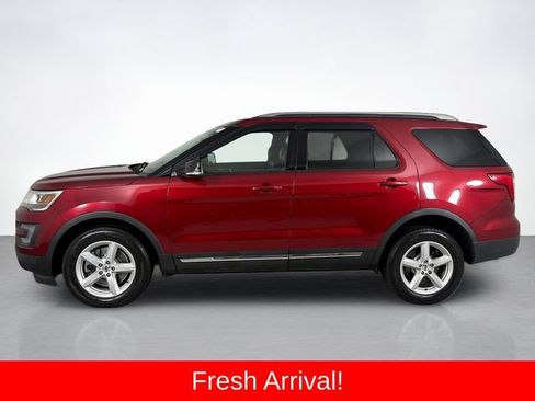 Used 2016 Ford Explorer XLT w/ Equipment Group 202A AWD/4WD image 6