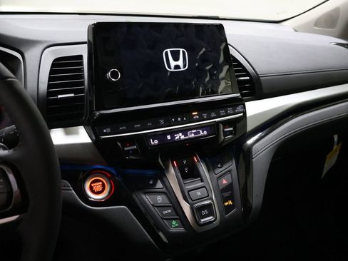 New 2026 Honda Odyssey Touring image 24