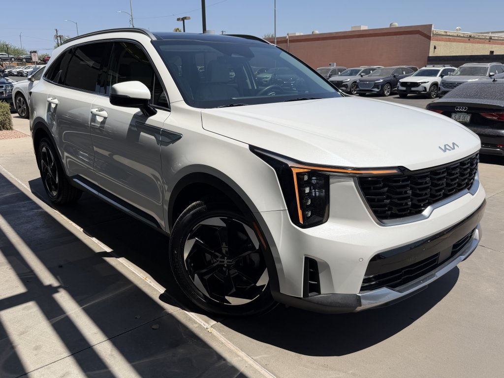 Used 2025 Kia Sorento EX FWD image 6