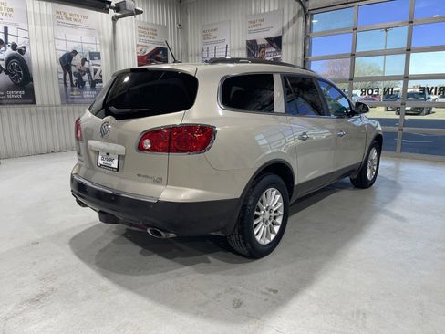 Used 2008 Buick Enclave CXL w/ Entertainment Package #1 AWD/4WD image 8