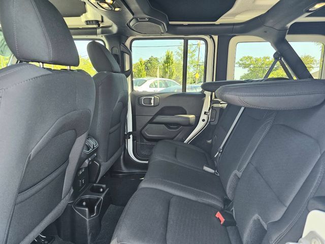 Used 2021 Jeep Wrangler Unlimited Sahara AWD/4WD image 23
