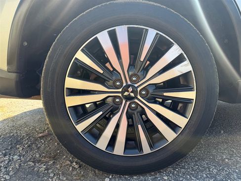 Used 2020 Mitsubishi Outlander FWD image 40