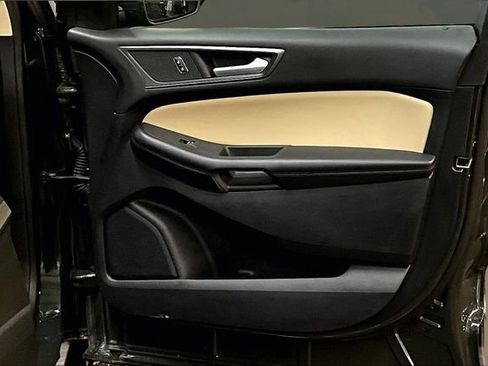 Used 2022 Ford Edge SE w/ Black Appearance Package image 29