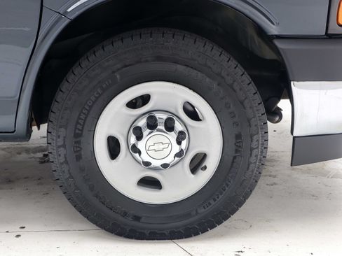 Used 2017 Chevrolet Express 3500 LT w/ LT Preferred Equipment Group RWD image 27