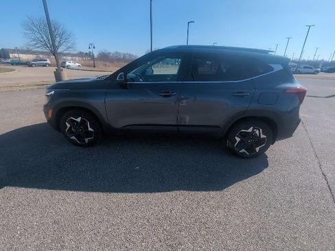 Used 2024 Kia Seltos EX image 6