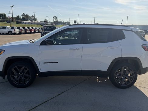 New 2026 Jeep Compass Latitude AWD/4WD image 4