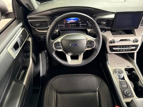 Used 2023 Ford Explorer XLT w/ Equipment Group 202A image 17