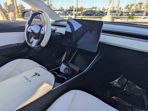 Used 2019 Tesla Model 3 Long Range image 13