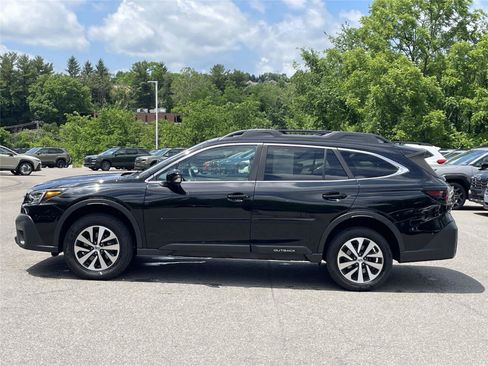 Certified 2022 Subaru Outback Premium AWD/4WD image 2