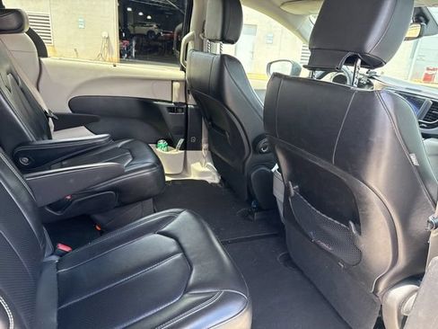 Used 2021 Chrysler Voyager Lxi FWD image 18