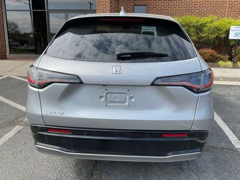 Certified 2024 Honda HR-V EX-L image 4