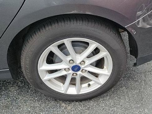 Used 2017 Ford Focus SE image 9