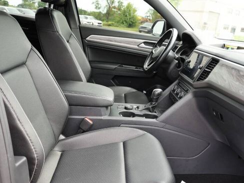 Used 2020 Volkswagen Atlas Cross Sport SE w/ Towing Package AWD/4WD image 15