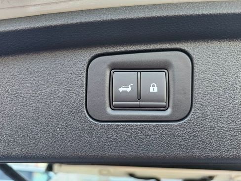 Used 2025 Nissan Armada Platinum Reserve image 11