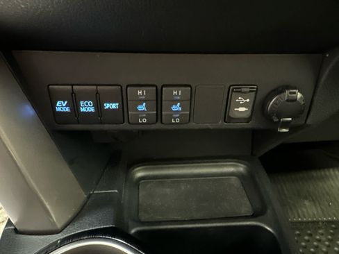 Used 2017 Toyota RAV4 Limited w/ All Weather Liner Package AWD/4WD image 25