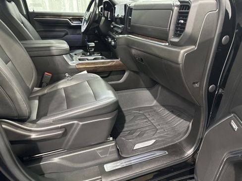 Certified 2023 GMC Sierra 1500 Elevation w/ Elevation Premium Package image 13